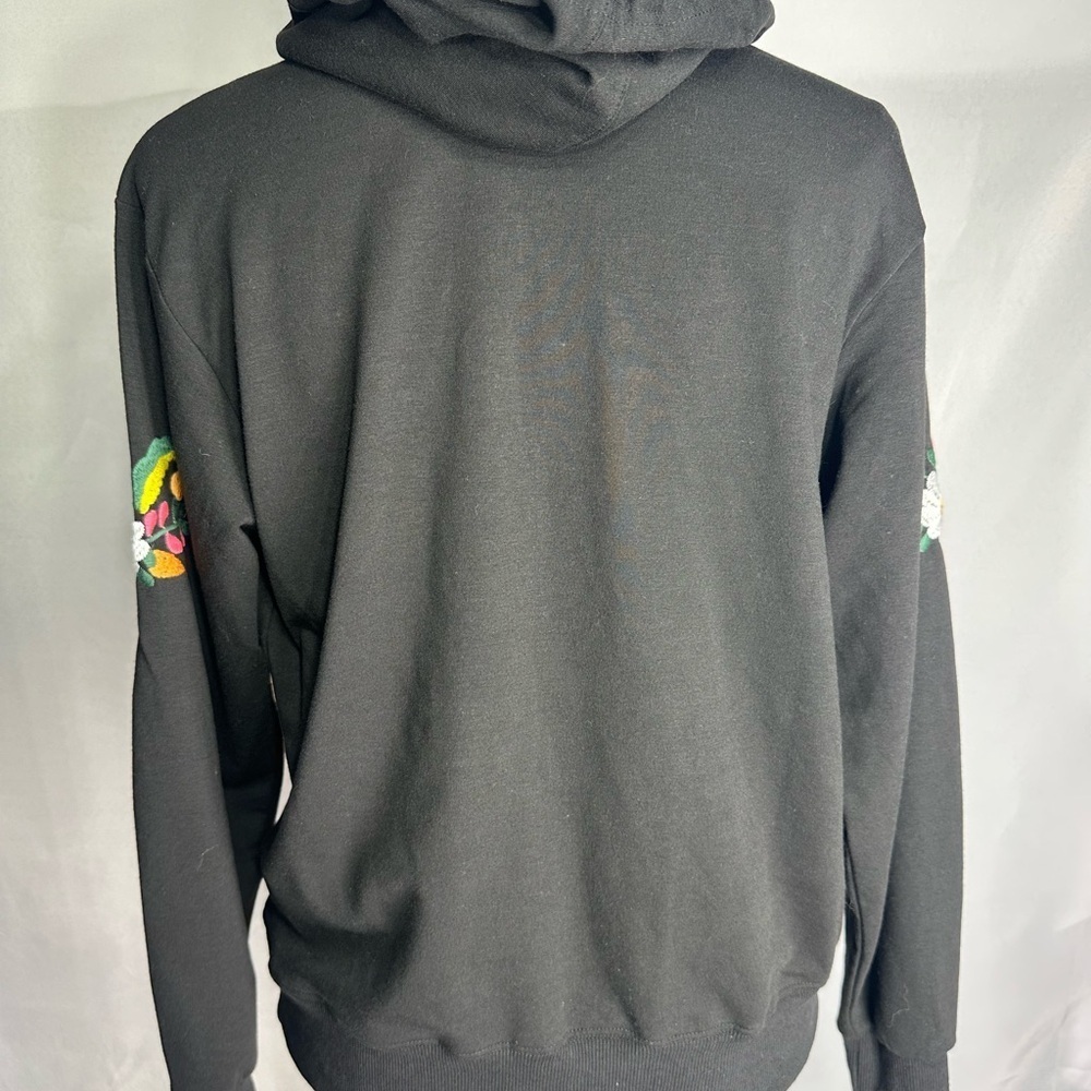 Layerz Floral Embroidered Black Hoodie pre owned Exellent condition size S - Picture 7 of 7